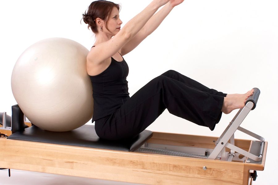 exercícios na bola de pilates
